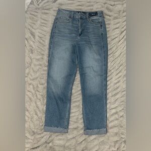 Hollister Ultra High-Rise Medium Wash Mom Jeans